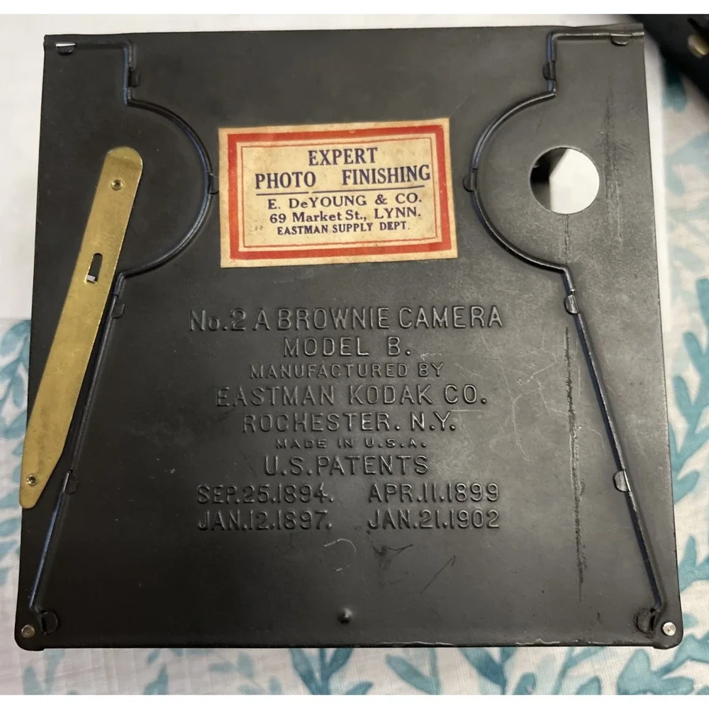 1902 Vintage‎ Antique Eastman Kodak No. 2A Brownie Camera Model B